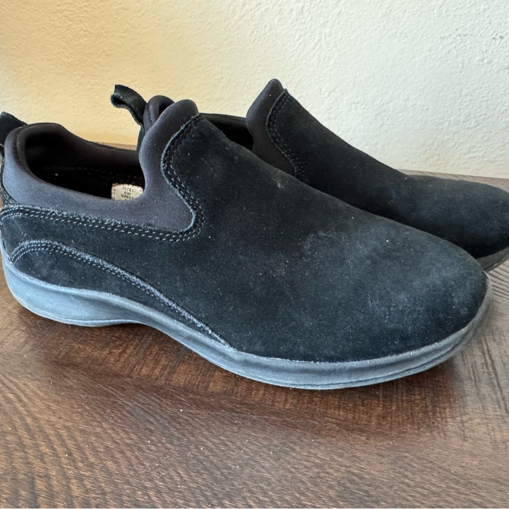 Lands’ End Black‎ Suede Slip-On Shoes Women’s 5 Medium Comfort Casual